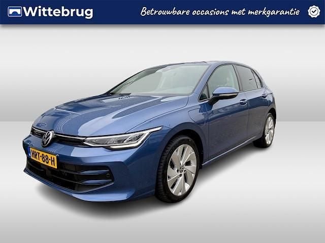 Blauw Occasion 2025 VW Golf VIII Edition Hatchback | € 31.950 (Goede deal) - Afbeelding 1/3