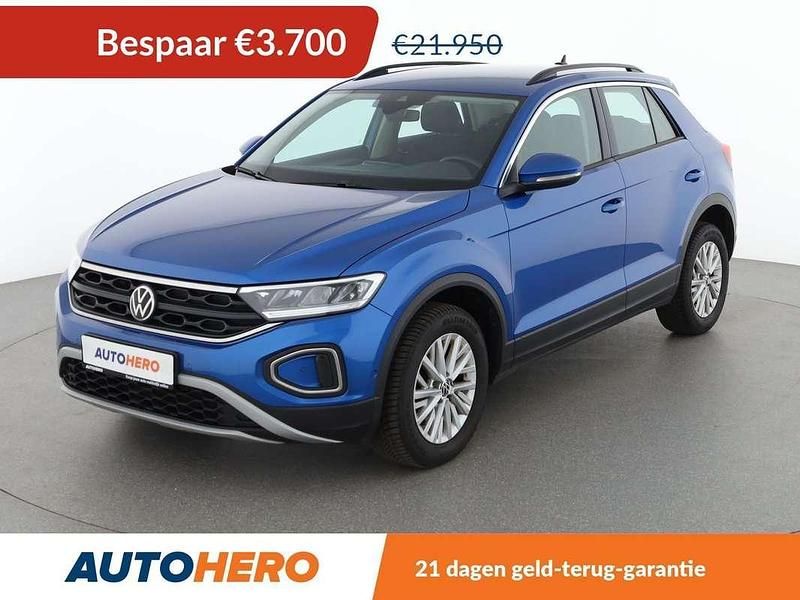 Blauw Gebruikt 2022 VW T-Roc Life SUV | € 18.449 (Super prijs) - Afbeelding 1/3