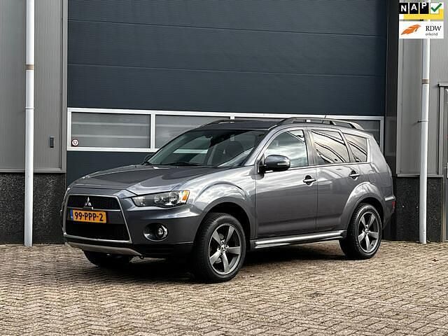 Grijs Gebruikt 2011 Mitsubishi Outlander Edition SUV | € 5.450 (Eerlijke prijs) - Afbeelding 1/4
