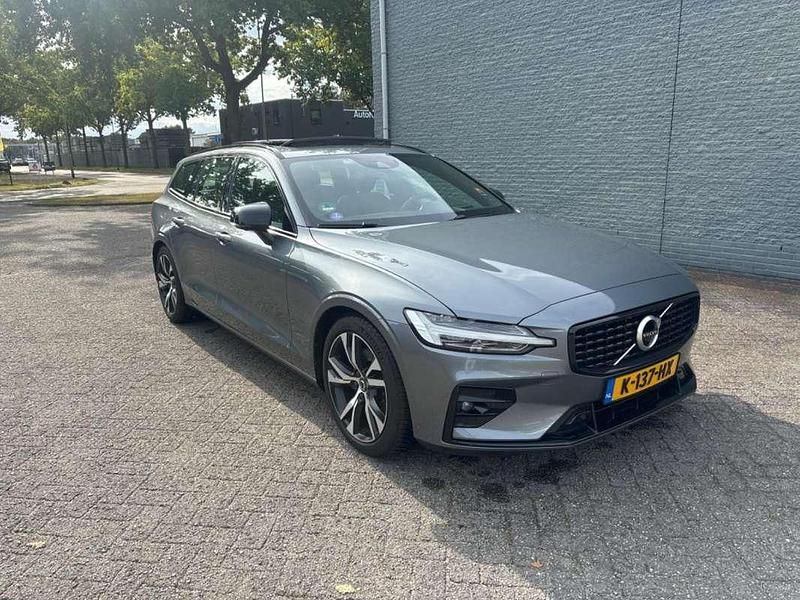 Grijs Gebruikt 2021 Volvo V60 R-Design Stationwagen | € 24.950 (Eerlijke prijs) - Afbeelding 1/4