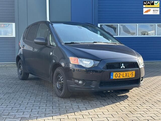 Zwart Gebruikt 2010 Mitsubishi Colt Edition Hatchback | € 800 (Goede deal) - Afbeelding 1/4