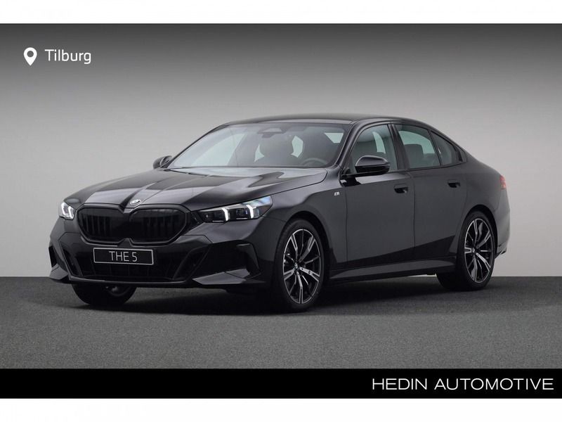 Zwart, metallic lak Gebruikt 2025 BMW 520 M Sport Sedan | € 69.880 (Duur) - Afbeelding 1/4