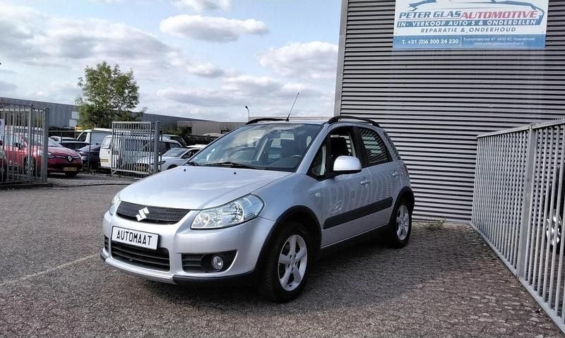 Zilver (metallic) Gebruikt 2008 Suzuki SX4 Exclusive MPV | € 6.449 (Eerlijke prijs) - Afbeelding 1/4