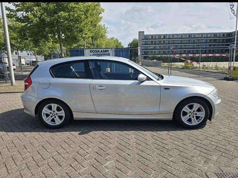 Zilver Gebruikt 2007 BMW 118 Hatchback | € 3.500 (Eerlijke prijs) - Afbeelding 1/4