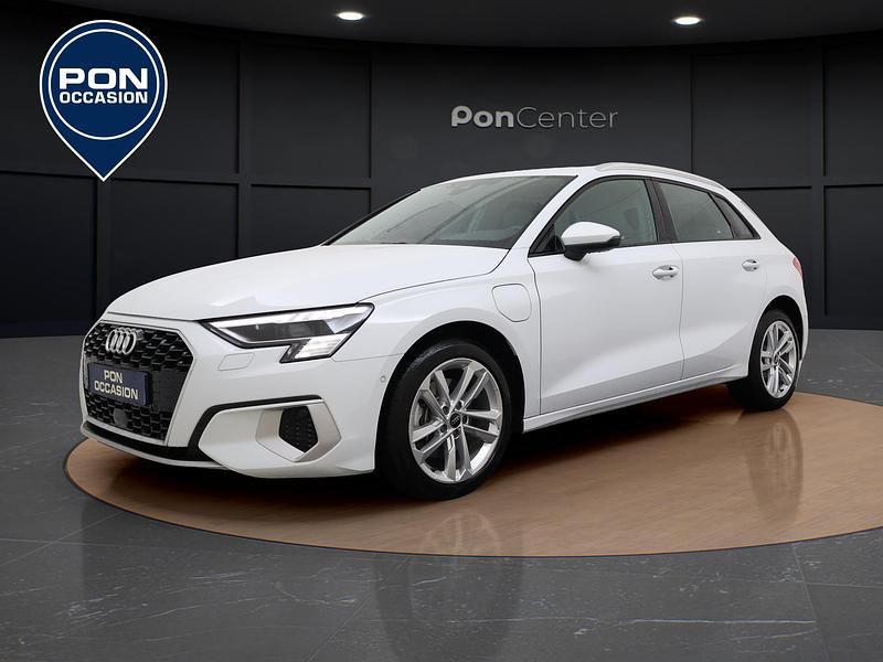 Wit Gebruikt 2023 Audi A3 Sportback Advanced Hatchback | € 31.950 (Goede deal) - Afbeelding 1/4