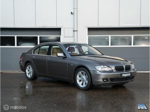 Grijs, metallic lak Gebruikt 2006 BMW 740 Sedan | € 15.999 - Afbeelding 1/4