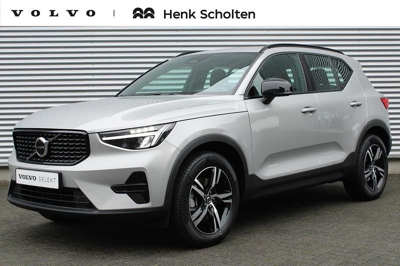 Grijs Gebruikt 2025 Volvo XC40 Plus SUV | € 44.950 (Eerlijke prijs) - Afbeelding 1/4