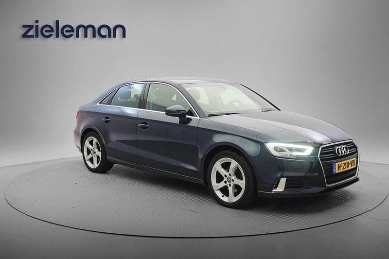 Blauw Gebruikt 2020 Audi A3 Comfort Sedan | € 16.845 (Goede deal) - Afbeelding 1/4