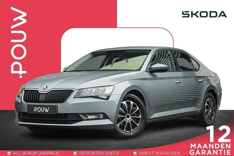Grijs Gebruikt 2019 Skoda Superb Ambition Hatchback | € 19.900 (Goede deal) - Afbeelding 1/4
