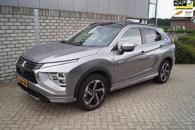 Grijs Gebruikt 2021 Mitsubishi Eclipse Cross Instyle SUV | € 22.650 (Eerlijke prijs) - Afbeelding 1/4