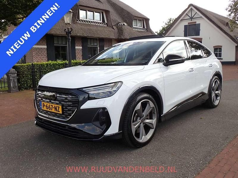 Wit Gebruikt 2021 Audi Q4 Sportback e-tron S-Line SUV | € 32.900 - Afbeelding 1/4
