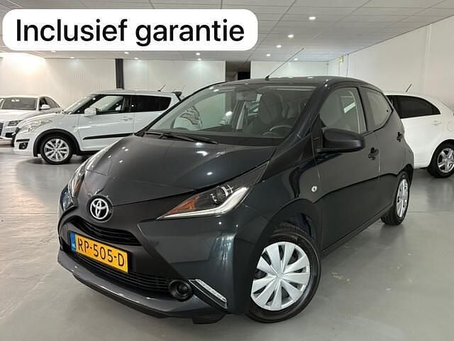 Grijs Gebruikt 2018 Toyota Aygo Hatchback | € 8.950 (Eerlijke prijs) - Afbeelding 1/4
