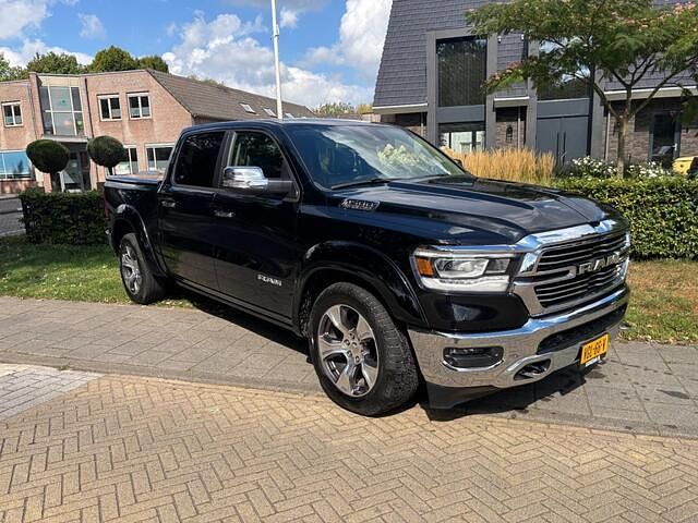 Zwart Gebruikt 2020 Dodge Ram Limited Pickup | € 52.990 (Eerlijke prijs) - Afbeelding 1/4