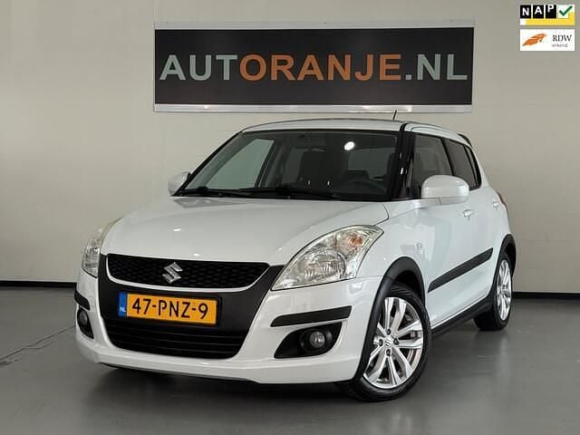 Wit Gebruikt 2011 Suzuki Swift Exclusive Hatchback | € 6.500 (Iets duurder) - Afbeelding 1/4