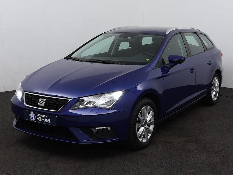 Blauw (metallic) Occasion 2020 Seat Leon ST Style Stationwagen | € 17.695 (Goede deal) - Afbeelding 1/4