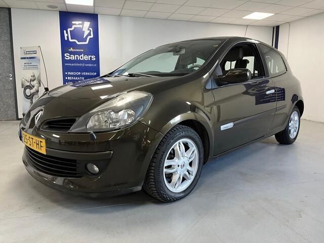 Bruin Gebruikt 2006 Renault Clio II Initiale Hatchback | € 5.400 (Duur) - Afbeelding 1/4