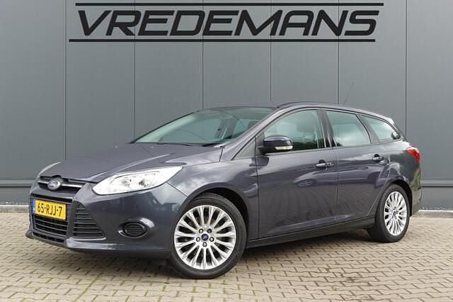 Grijs Gebruikt 2011 Ford Focus Trend Stationwagen | € 1.450 (Eerlijke prijs) - Afbeelding 1/4