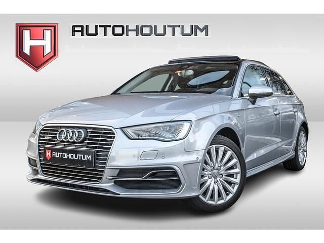 Grijs Gebruikt 2015 Audi A3 Sportback Attraction Hatchback | € 15.500 (Eerlijke prijs) - Afbeelding 1/4