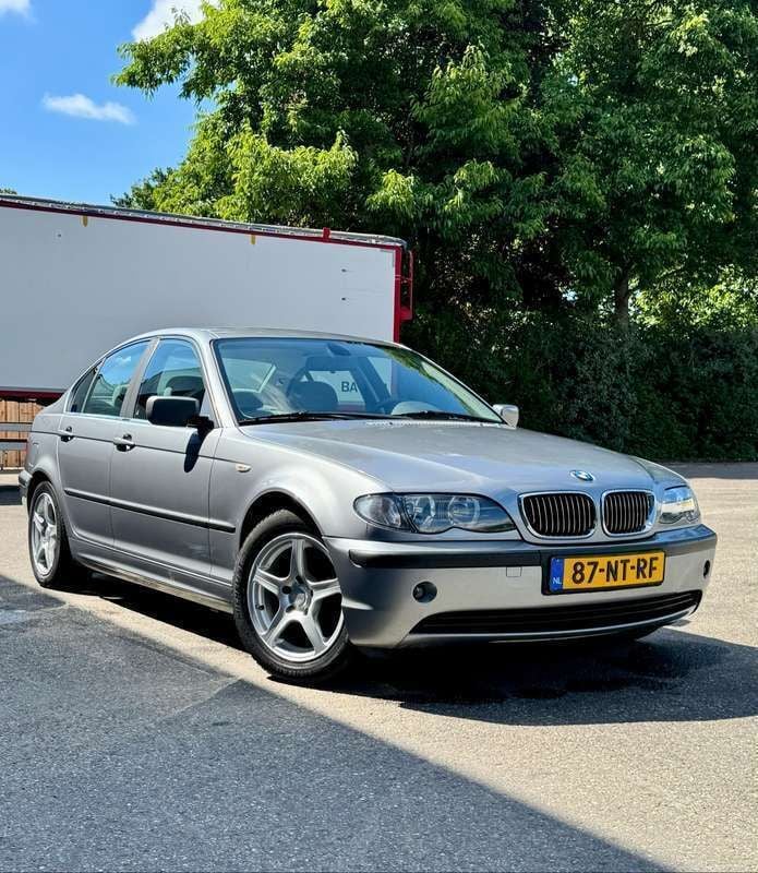 Grijs Gebruikt 2004 BMW 320 Executive Sedan | € 6.900 (Duur) - Afbeelding 1/4