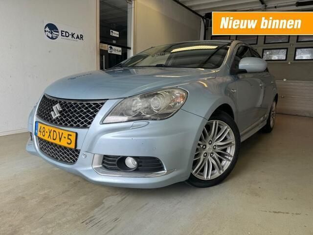 Blauw, metallic lak Gebruikt 2012 Suzuki Kizashi Sport Sedan | € 7.995 - Afbeelding 1/4