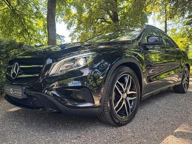 Zwart Gebruikt 2015 Mercedes GLA180 Ambition SUV | € 18.450 (Eerlijke prijs) - Afbeelding 1/3
