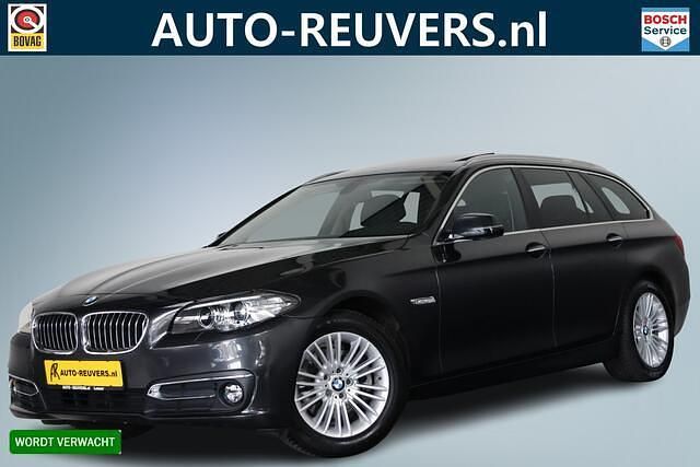Grijs Occasion 2016 BMW 520 Luxury Line Stationwagen | € 21.900 (Duur) - Afbeelding 1/4
