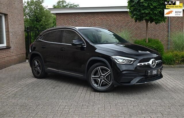 Zwart Gebruikt 2020 Mercedes GLA250 Business SUV | € 34.900 (Eerlijke prijs) - Afbeelding 1/4
