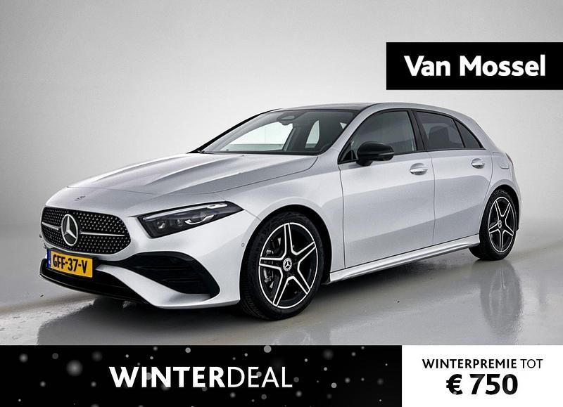 Grijs Occasion 2024 Mercedes A180 AMG line Hatchback | € 38.900 (Duur) - Afbeelding 1/4