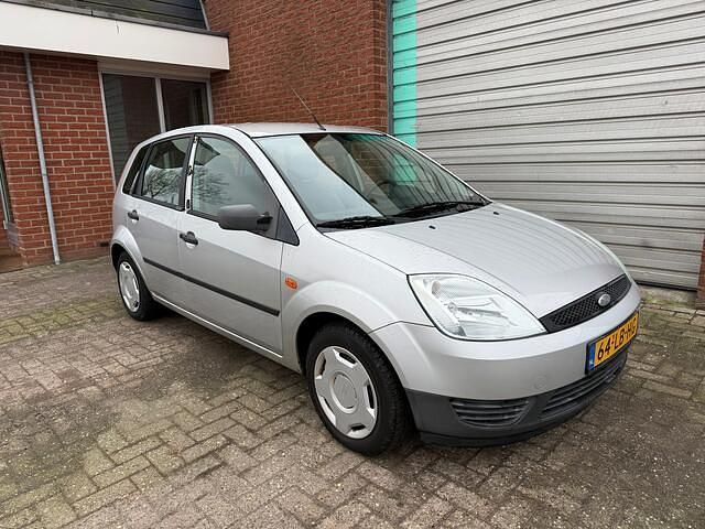 Occasion Ford Fiesta 69 PK (50 kW) 2002 Grijs Hatchback