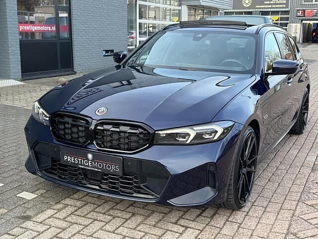 Occasion BMW 330 Executive 184 PK (135 kW) 2022 Blauw Stationwagen