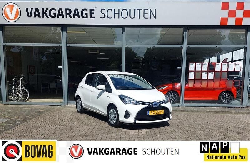 Wit Gebruikt 2017 Toyota Yaris Hybrid Hatchback | € 11.999 (Goede deal) - Afbeelding 1/4