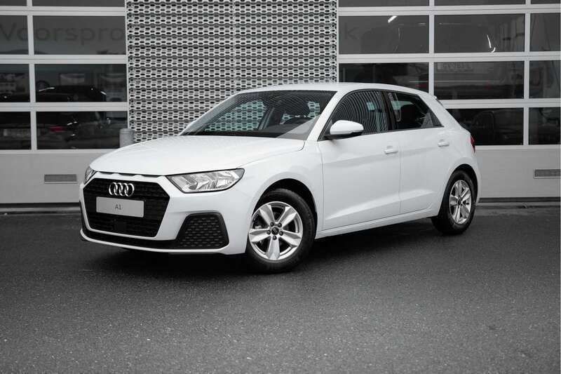 Wit Nieuw 2024 Audi A1 Sportback Proline Hatchback | € 24.900 - Afbeelding 1/4