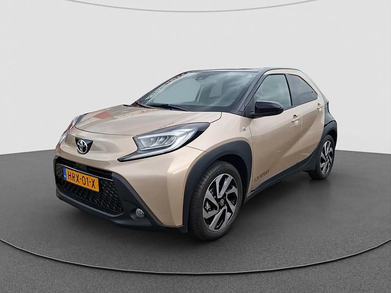 Bruin Gebruikt 2025 Toyota Aygo X Pulse SUV | € 23.945 - Afbeelding 1/4