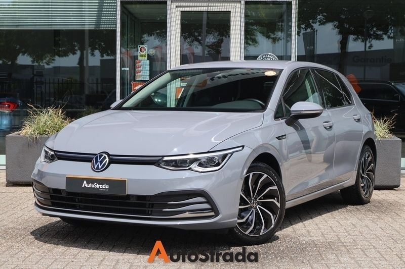 Grijs Gebruikt 2021 VW Golf VIII Style Hatchback | € 20.900 (Eerlijke prijs) - Afbeelding 1/4
