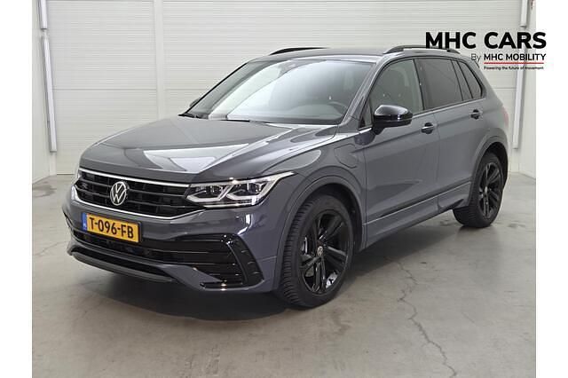 Grijs Gebruikt 2023 VW Tiguan Business SUV | € 37.900 (Eerlijke prijs) - Afbeelding 1/4