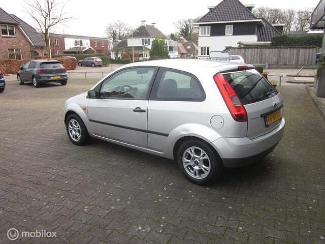 Occasion Ford Fiesta 69 PK (50 kW) 2003 Grijs Hatchback