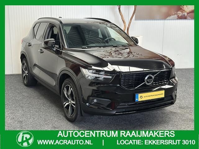 Zwart Gebruikt 2020 Volvo XC40 R-Design SUV | € 27.640 (Eerlijke prijs) - Afbeelding 1/4