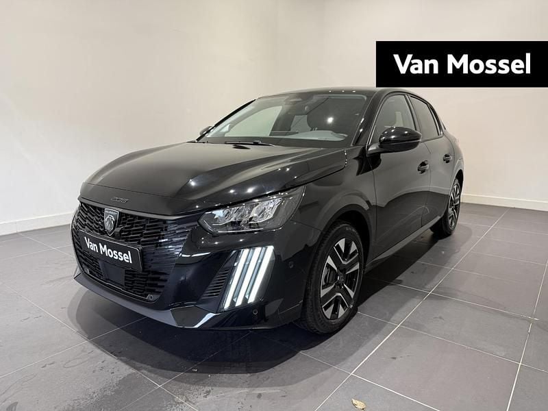 Zwart Nieuw 2025 Peugeot 208 Allure Hatchback | € 29.440 (Goede deal) - Afbeelding 1/4