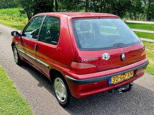 Occasion Peugeot 106 60 PK (44 kW) 2000 Rood, metallic lak Hatchback