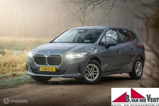 Grijs Gebruikt 2023 BMW 218 Stationwagen | € 32.750 (Iets duurder) - Afbeelding 1/4