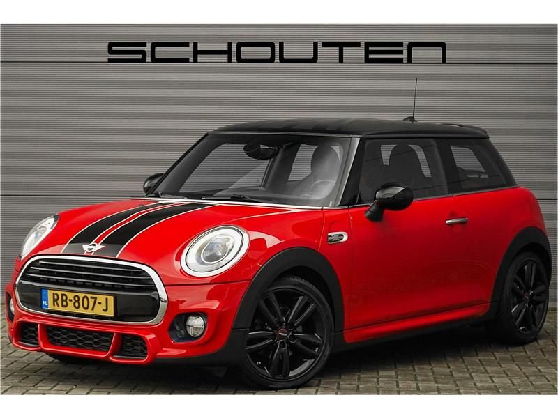 Rood Gebruikt 2017 Mini Cooper Chili Hatchback | € 15.400 (Iets duurder) - Afbeelding 1/3