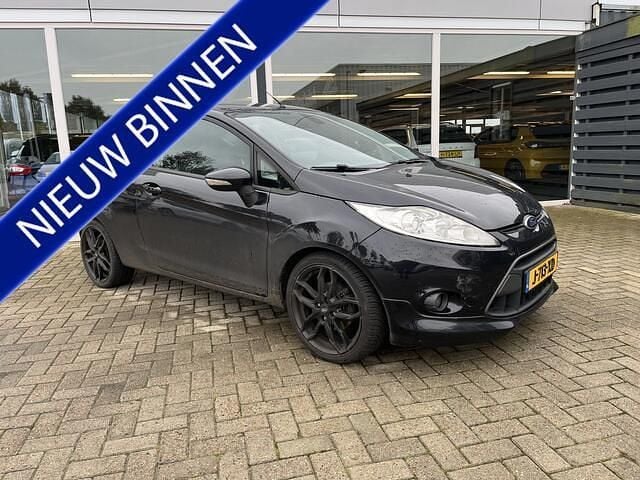 Zwart Gebruikt 2010 Ford Fiesta Ghia Hatchback | € 3.450 (Eerlijke prijs) - Afbeelding 1/4