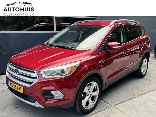 Rood Gebruikt 2017 Ford Kuga Titanium SUV | € 17.439 - Afbeelding 1/4