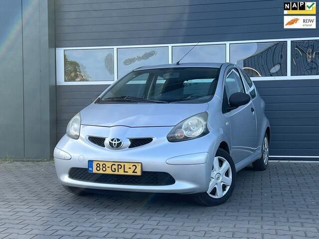 Occasion Toyota Aygo 68 PK (50 kW) 2008 Grijs Hatchback