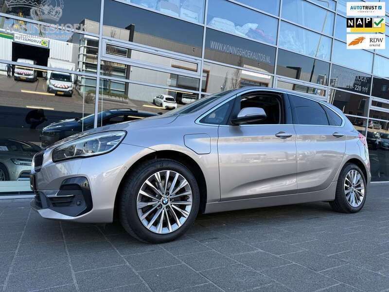Grijs Gebruikt 2021 BMW 225 Active Tourer iPerformance MPV | € 18.950 (Goede deal) - Afbeelding 1/4