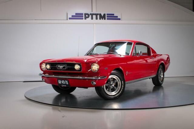Rood Gebruikt 1966 Ford Mustang Fastback | € 62.750 - Afbeelding 1/4