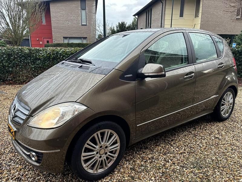 Bruin Occasion 2009 Mercedes A160 MPV | € 3.999 (Iets duurder) - Afbeelding 1/4