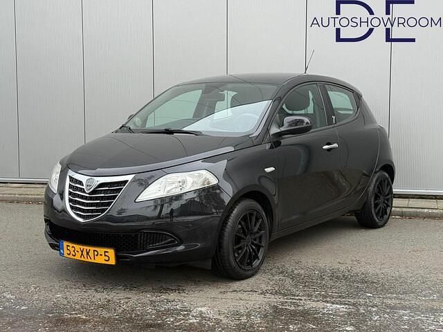 Zwart Occasion 2012 Lancia Ypsilon Hatchback | € 5.950 (Eerlijke prijs) - Afbeelding 1/4