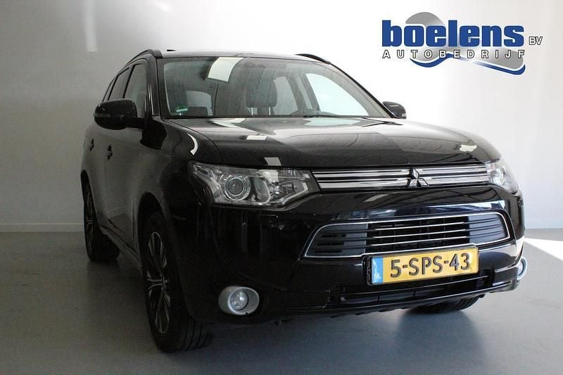 Occasion Mitsubishi Outlander P-HEV Instyle 2013 Zwart (metallic) SUV