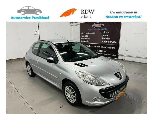 Grijs Gebruikt 2009 Peugeot 206+ Hatchback | € 2.995 (Eerlijke prijs) - Afbeelding 1/4
